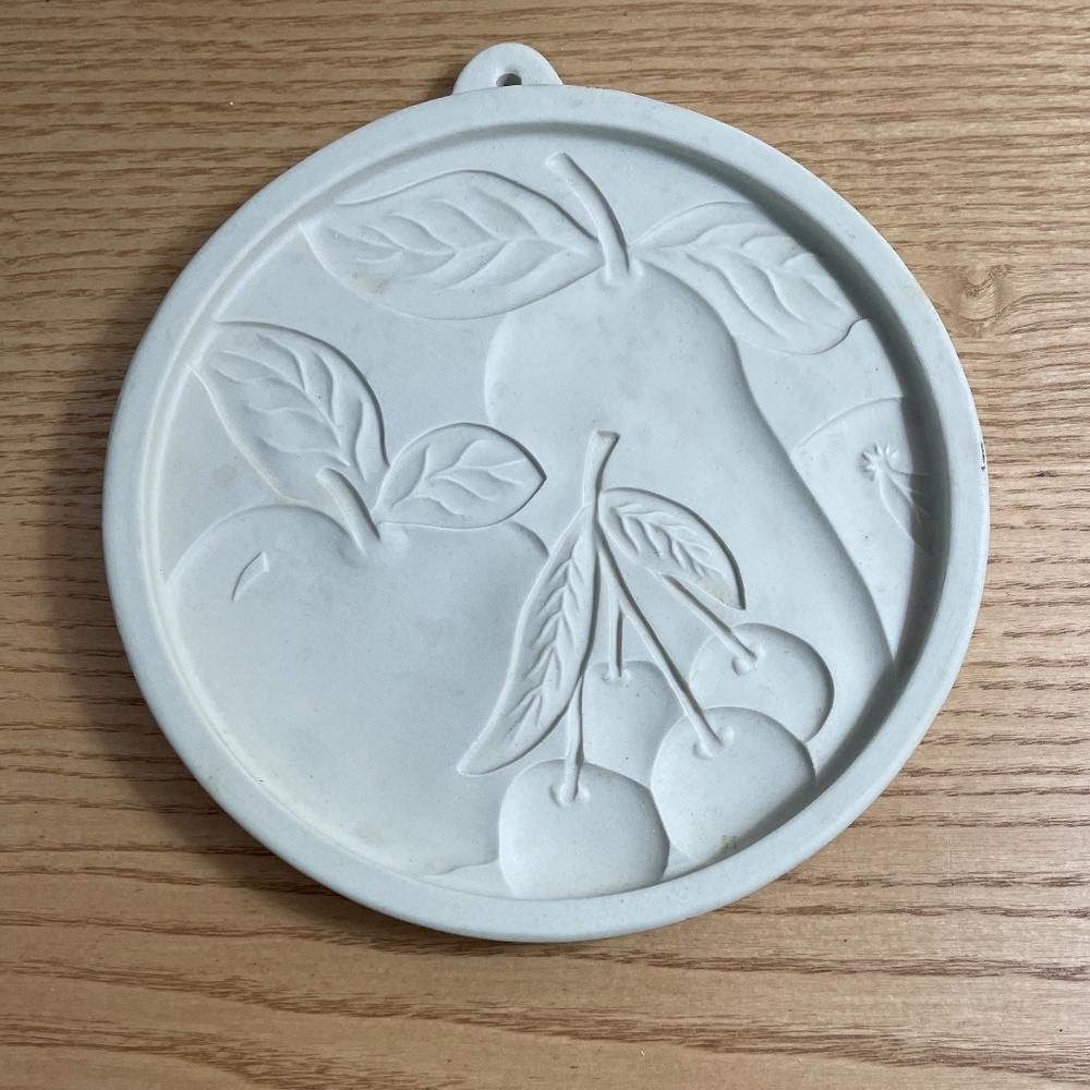 1994 Roseville, OH Cookie Mold Workshops of Gerald E Henn Fruit Signed